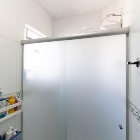 Casa à venda com 200m², 2 quartos e 3 vagasBanheiro 
