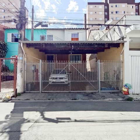 Casa à venda com 200m², 2 quartos e 3 vagasFachada 
