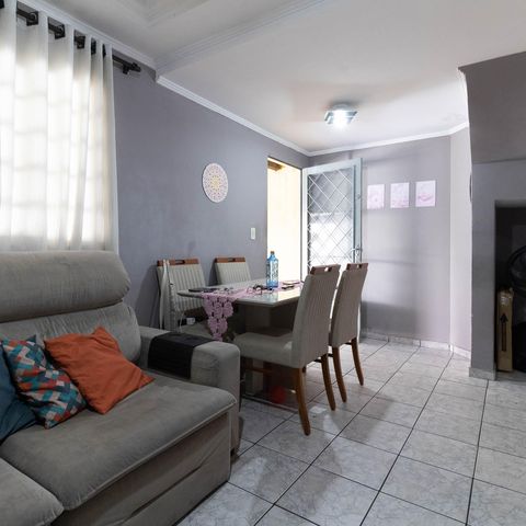 Casa à venda com 200m², 2 quartos e 3 vagasSala