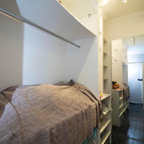 Casa à venda com 539m², 4 quartos e 4 vagas Casa à venda com 539m², 4 quartos e 4 vagasCloset - Quarto 2