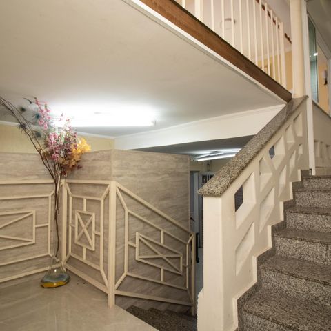 Casa à venda com 539m², 4 quartos e 4 vagas Casa à venda com 539m², 4 quartos e 4 vagasHoll