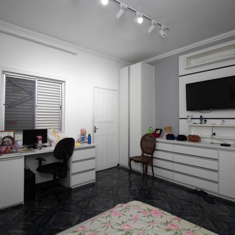 Casa à venda com 539m², 4 quartos e 4 vagas Casa à venda com 539m², 4 quartos e 4 vagasQuarto 2