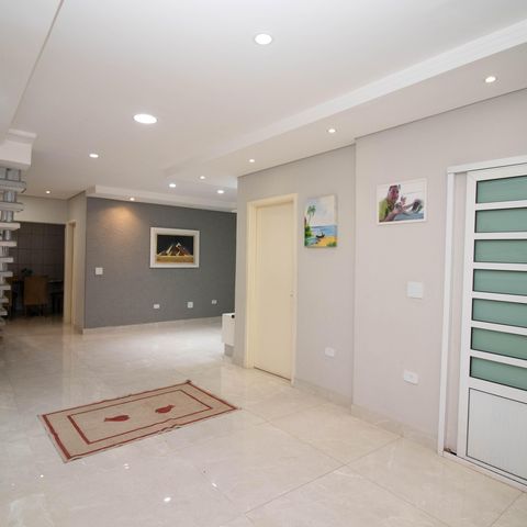 Casa à venda com 539m², 4 quartos e 4 vagas Casa à venda com 539m², 4 quartos e 4 vagasSala
