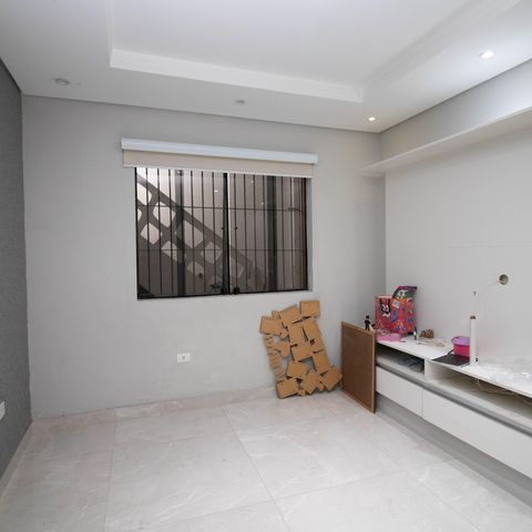 Casa à venda com 539m², 4 quartos e 4 vagas Casa à venda com 539m², 4 quartos e 4 vagasSala