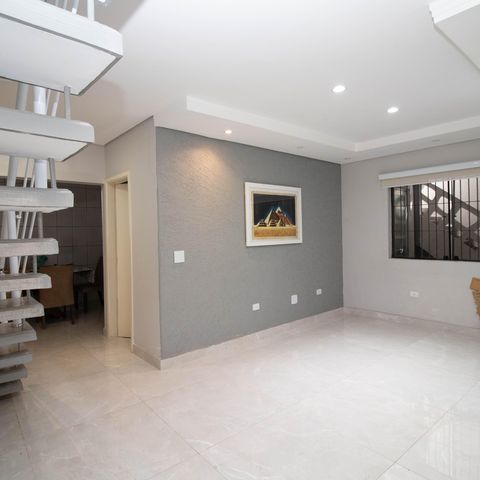 Casa à venda com 539m², 4 quartos e 4 vagas Casa à venda com 539m², 4 quartos e 4 vagasSala