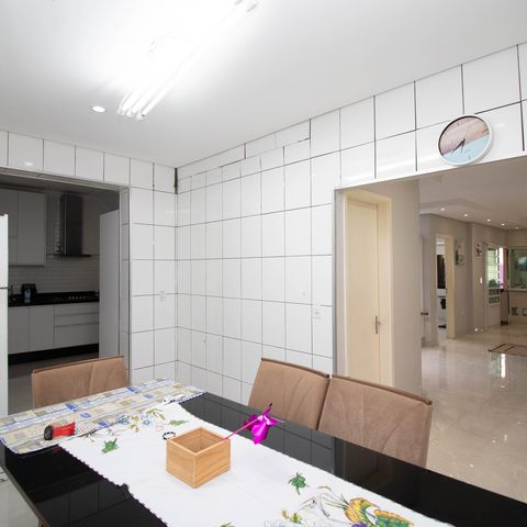 Casa à venda com 539m², 4 quartos e 4 vagas Casa à venda com 539m², 4 quartos e 4 vagasSala de Jantar