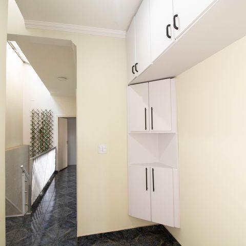 Casa à venda com 539m², 4 quartos e 4 vagas Casa à venda com 539m², 4 quartos e 4 vagasHoll - Quartos