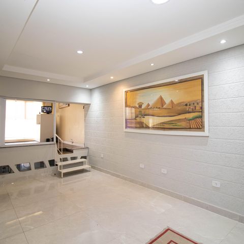 Casa à venda com 539m², 4 quartos e 4 vagas Casa à venda com 539m², 4 quartos e 4 vagasSala