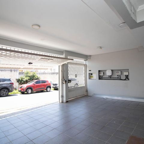 Casa à venda com 539m², 4 quartos e 4 vagas Casa à venda com 539m², 4 quartos e 4 vagasGaragem