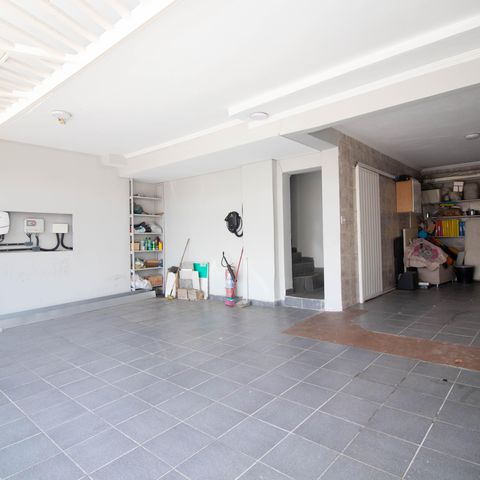 Casa à venda com 539m², 4 quartos e 4 vagas Casa à venda com 539m², 4 quartos e 4 vagasGaragem