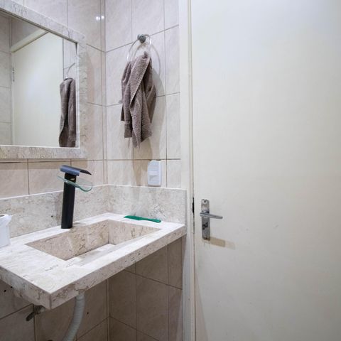 Casa à venda com 539m², 4 quartos e 4 vagas Casa à venda com 539m², 4 quartos e 4 vagasBanheiro