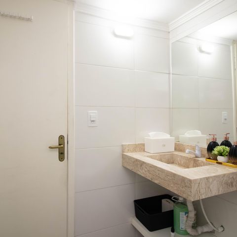 Casa à venda com 539m², 4 quartos e 4 vagas Casa à venda com 539m², 4 quartos e 4 vagasBanheiro Social - Escritório