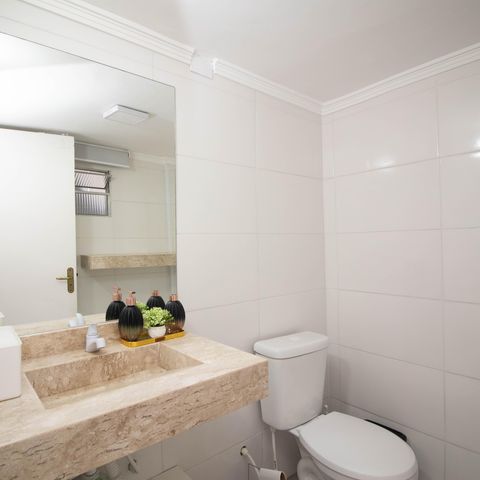 Casa à venda com 539m², 4 quartos e 4 vagas Casa à venda com 539m², 4 quartos e 4 vagasBanheiro Social - Escritório