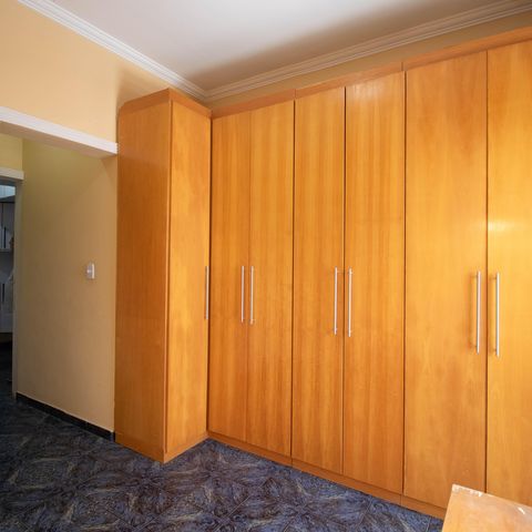 Casa à venda com 539m², 4 quartos e 4 vagas Casa à venda com 539m², 4 quartos e 4 vagasQuarto 5 - suite 2