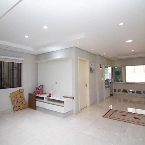 Casa à venda com 539m², 4 quartos e 4 vagas Casa à venda com 539m², 4 quartos e 4 vagasSala