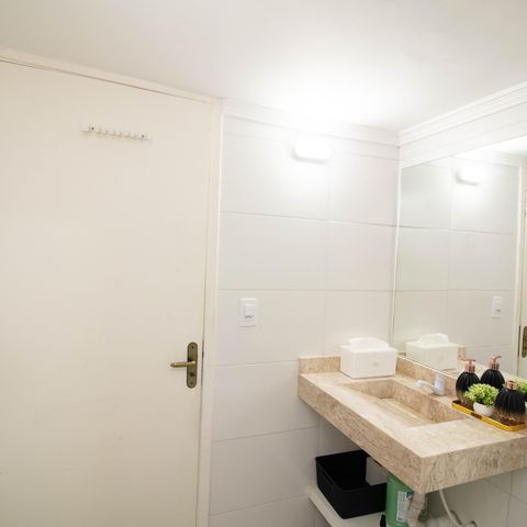 Casa à venda com 539m², 4 quartos e 4 vagas Casa à venda com 539m², 4 quartos e 4 vagasBanheiro Social - Escritório