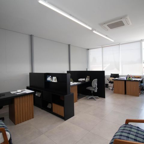 Casa à venda com 539m², 4 quartos e 4 vagas Casa à venda com 539m², 4 quartos e 4 vagasEscritório