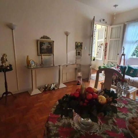 Apartamento à venda com 82m², 2 quartos e sem vaga