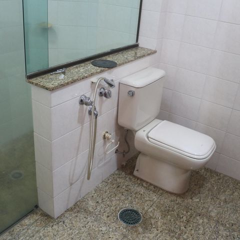 Apartamento à venda com 205m², 4 quartos e 3 vagasBanheiro da Suíte 1