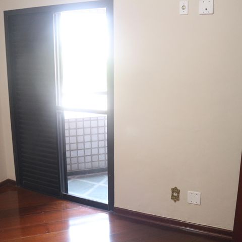 Apartamento à venda com 205m², 4 quartos e 3 vagasQuarto 2