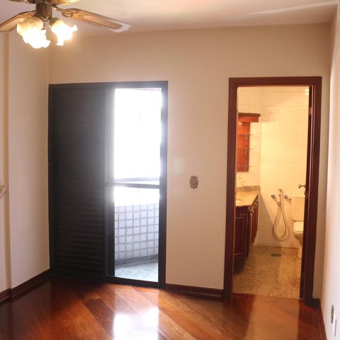 Apartamento à venda com 205m², 4 quartos e 3 vagasSuíte 2