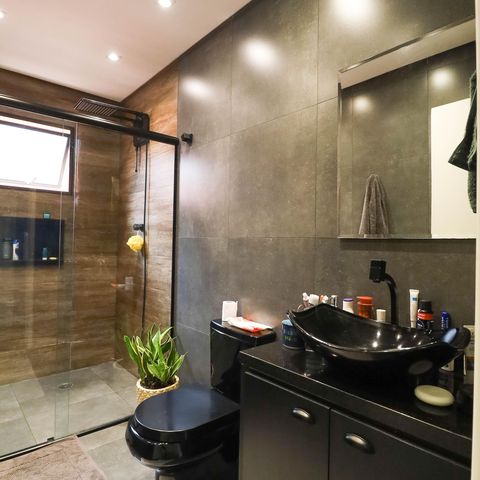 Casa à venda com 215m², 3 quartos e 4 vagas