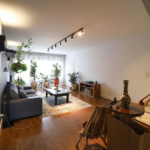 Casa à venda com 215m², 3 quartos e 4 vagas