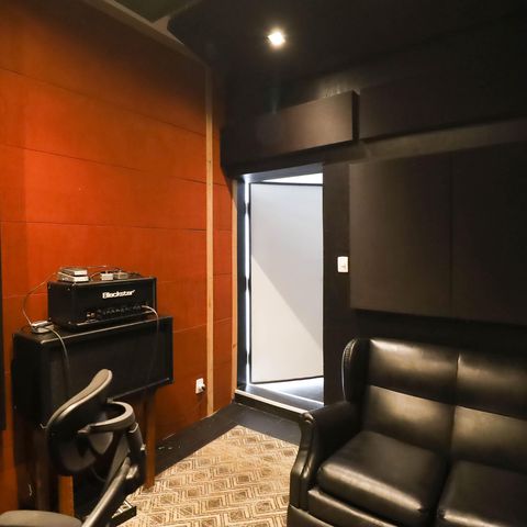 Casa à venda com 215m², 3 quartos e 4 vagas