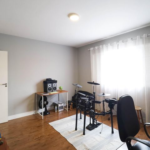 Casa à venda com 215m², 3 quartos e 4 vagas