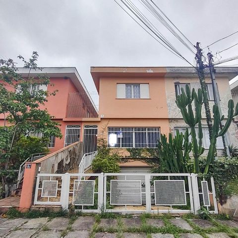 Casa à venda com 215m², 3 quartos e 4 vagas