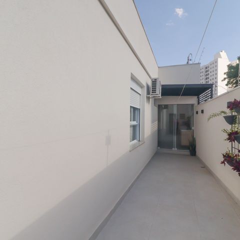 Casa à venda com 165m², 3 quartos e 2 vagas Casa à venda com 165m², 3 quartos e 2 vagasCozinha e Área de Serviço
