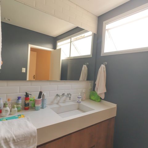 Casa à venda com 165m², 3 quartos e 2 vagas Casa à venda com 165m², 3 quartos e 2 vagasBanheiro