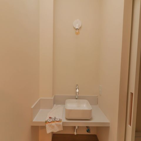 Casa à venda com 165m², 3 quartos e 2 vagas Casa à venda com 165m², 3 quartos e 2 vagasBanheiro