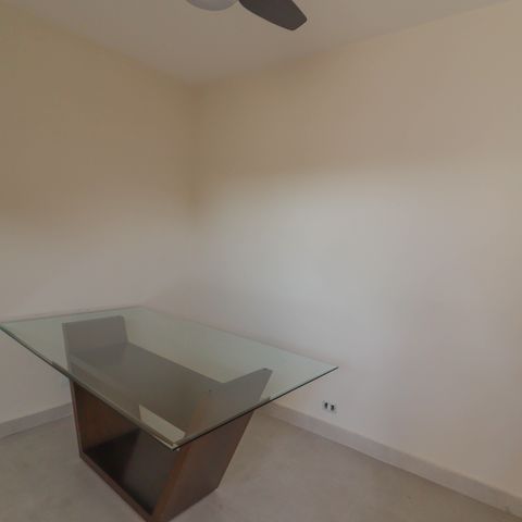 Casa à venda com 165m², 3 quartos e 2 vagas Casa à venda com 165m², 3 quartos e 2 vagasCozinha e Área de Serviço