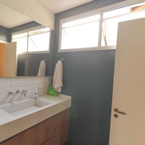 Casa à venda com 165m², 3 quartos e 2 vagas Casa à venda com 165m², 3 quartos e 2 vagasBanheiro