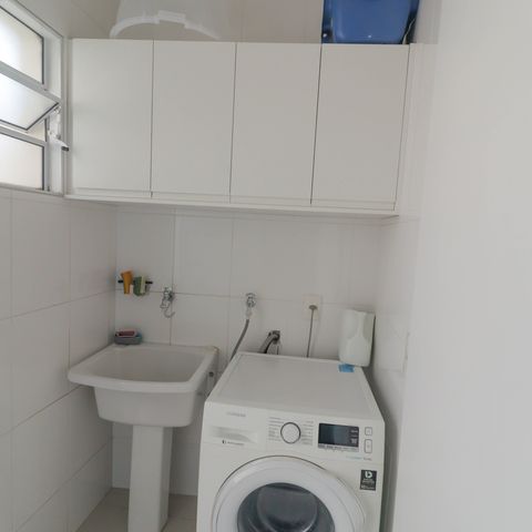 Casa à venda com 165m², 3 quartos e 2 vagas Casa à venda com 165m², 3 quartos e 2 vagasCozinha e Área de Serviço