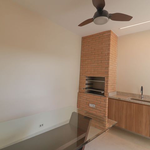 Casa à venda com 165m², 3 quartos e 2 vagas Casa à venda com 165m², 3 quartos e 2 vagasCozinha e Área de Serviço