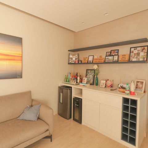Casa à venda com 165m², 3 quartos e 2 vagas Casa à venda com 165m², 3 quartos e 2 vagasSala