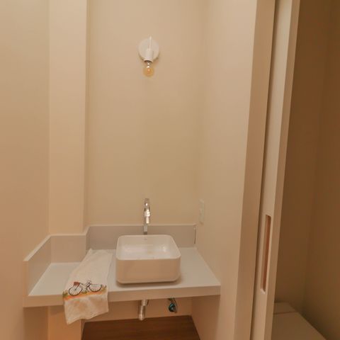 Casa à venda com 165m², 3 quartos e 2 vagas Casa à venda com 165m², 3 quartos e 2 vagasBanheiro