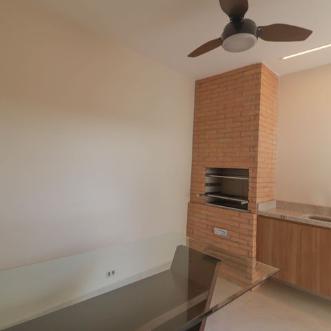 Casa à venda com 165m², 3 quartos e 2 vagas Casa à venda com 165m², 3 quartos e 2 vagasCozinha e Área de Serviço
