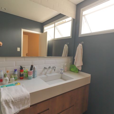 Casa à venda com 165m², 3 quartos e 2 vagas Casa à venda com 165m², 3 quartos e 2 vagasBanheiro