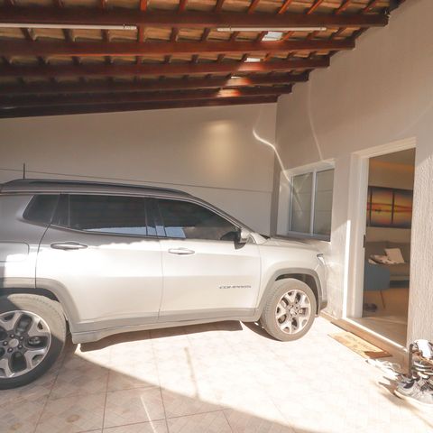 Casa à venda com 165m², 3 quartos e 2 vagas Casa à venda com 165m², 3 quartos e 2 vagasGaragem