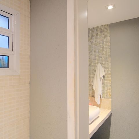 Casa à venda com 320m², 4 quartos e 7 vagasBanheiro de serviço
