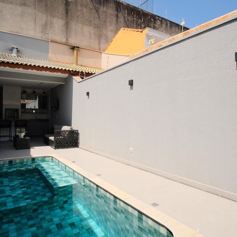 Casa à venda com 320m², 4 quartos e 7 vagasQuintal