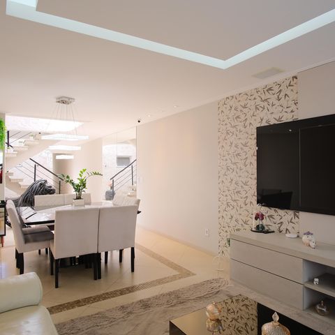 Casa à venda com 320m², 4 quartos e 7 vagasSala