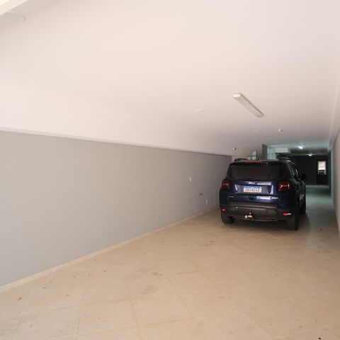 Casa à venda com 320m², 4 quartos e 7 vagasGaragem