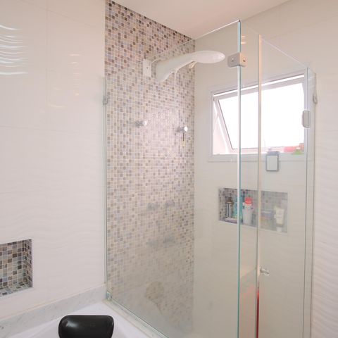 Casa à venda com 320m², 4 quartos e 7 vagasBanheiro da Suíte 1