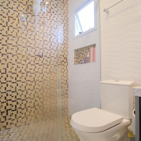 Casa à venda com 320m², 4 quartos e 7 vagasBanheiro da Suíte 2