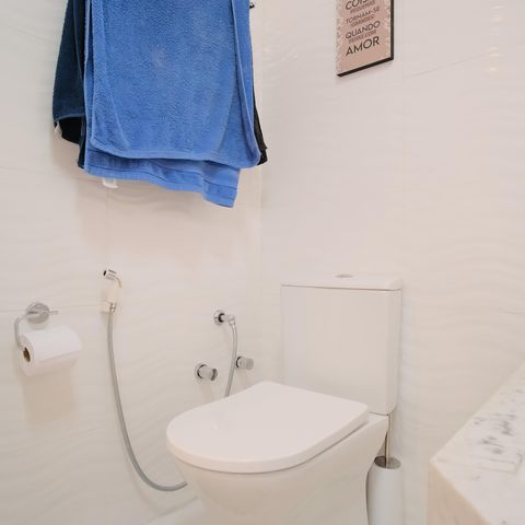 Casa à venda com 320m², 4 quartos e 7 vagasBanheiro da Suíte 1