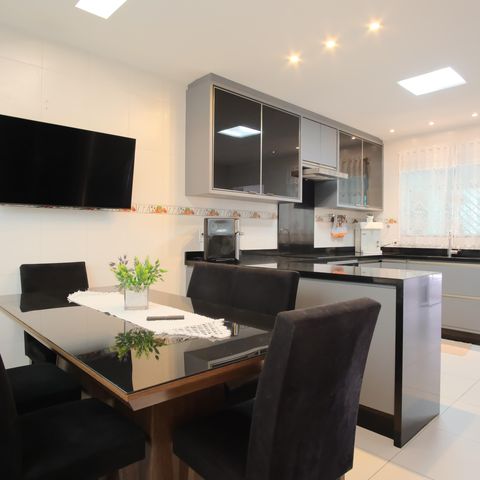 Casa à venda com 320m², 4 quartos e 7 vagasCozinha